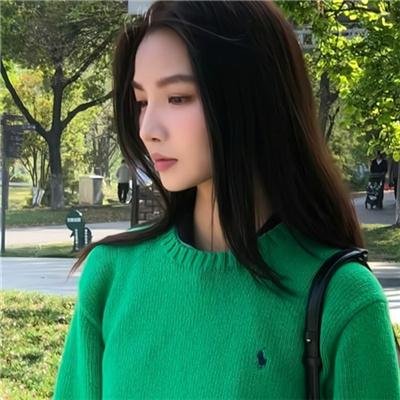 乘电车旅行的幻想海报