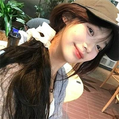扑通扑通的心海报